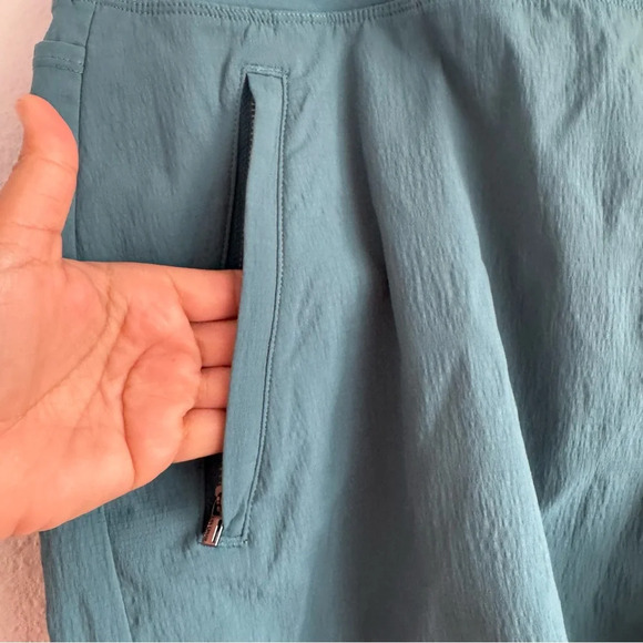 Athleta Teal Trekkie North Abrasion Resistant UPF 50+ Performance Shorts Size 18 - Picture 7 of 10
